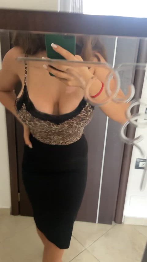 Juicy titties for your wee