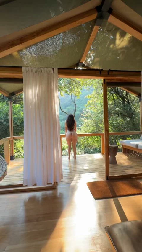 Imagine clapping my cheeks here