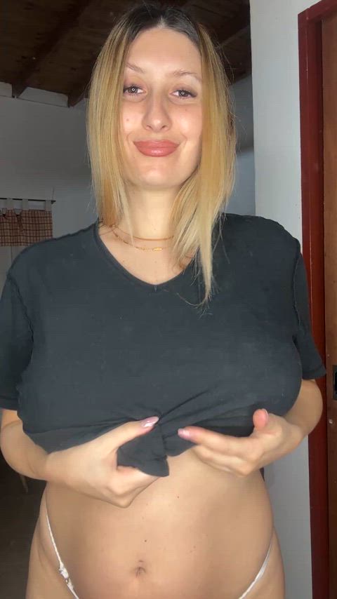 Titty [reveal] for everyone who loves big veiny titties