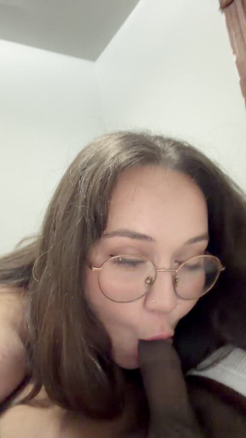 Pretty girl blowjob