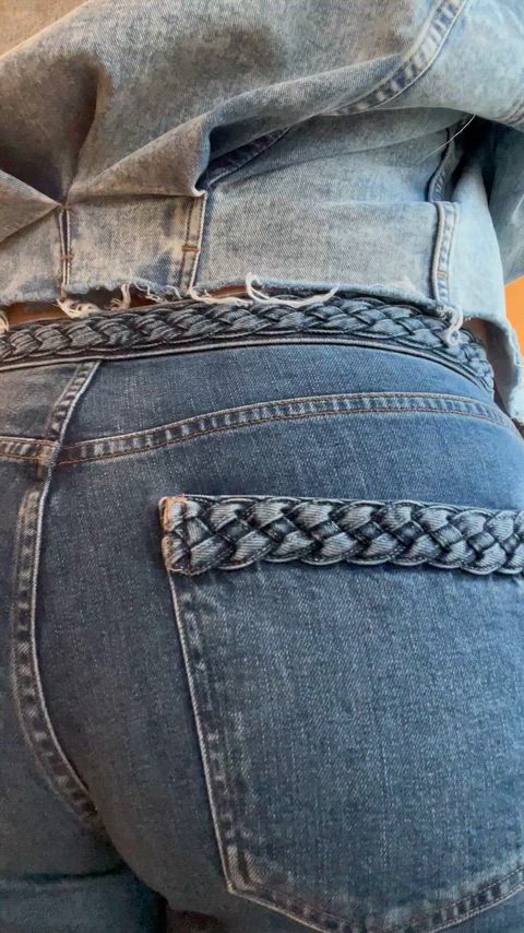 [F] Let's make these cheeks clap