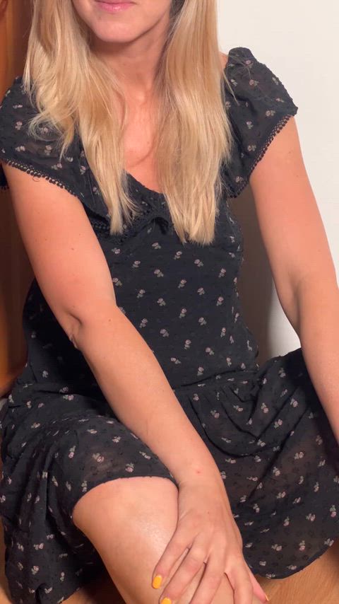 I love showing off my milf body for you