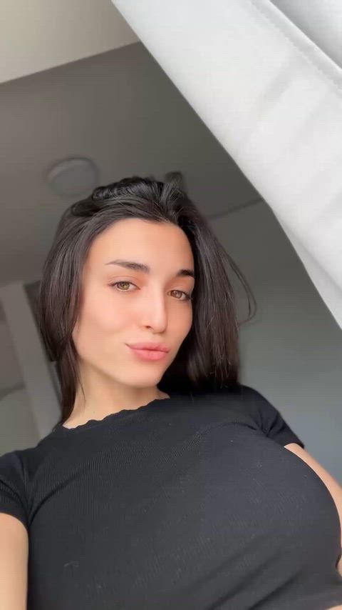 anyone wants to be my sugar Daddy