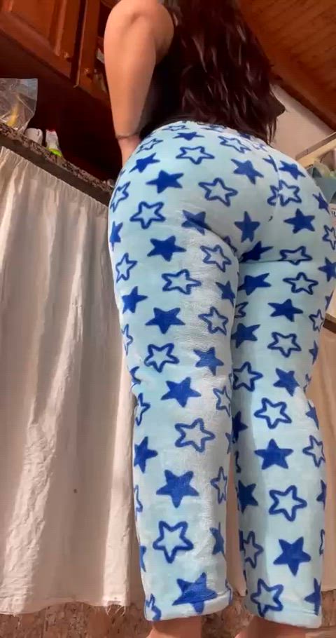 Farts in pajamas says good morning