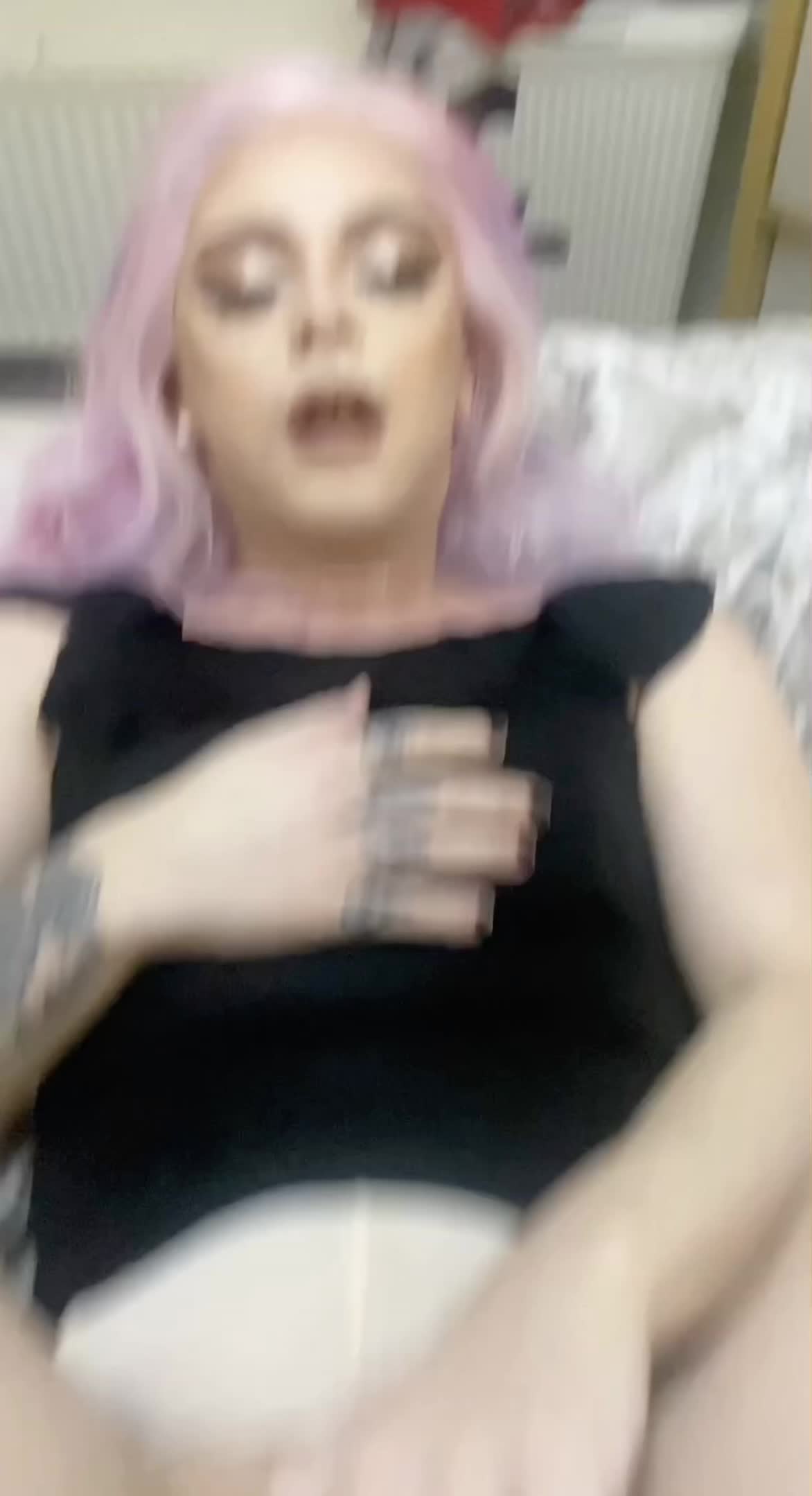 Daddy fucked the cum out if me again 🥺💦
