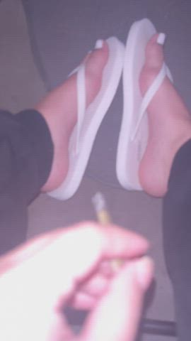 After a long day of work I change into sweats and my flip flops and spark up 🔥 thumbnail