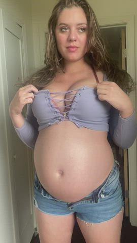 My preggo bumps are so juicy