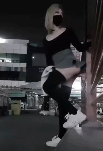 예린 dildo play in front of a Korean market... my goodness.
