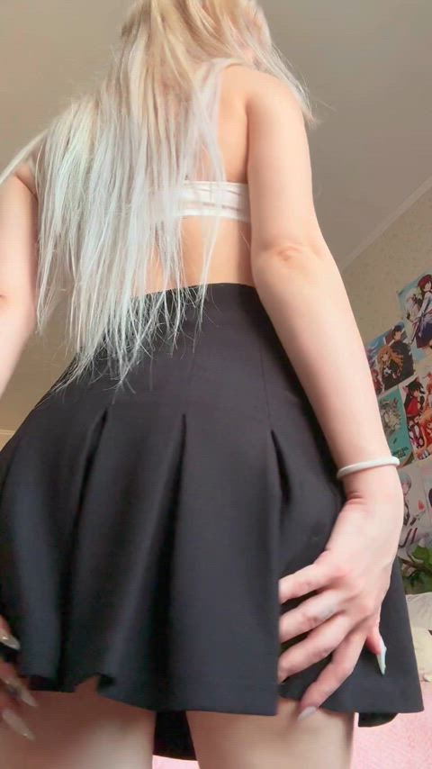 Write 1-2 words if u stopped to admire