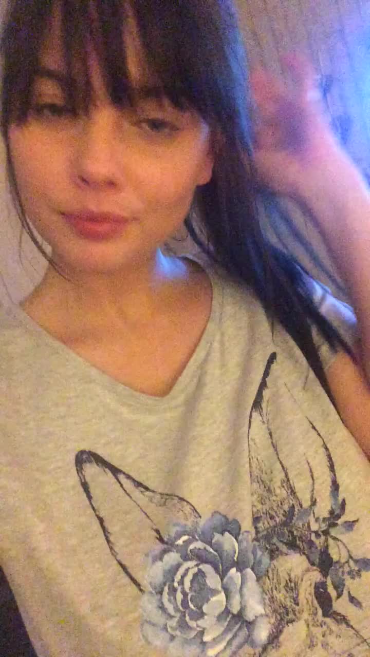 busty Kym Graham - reveal