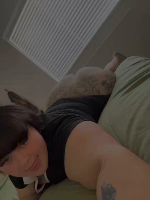 I love showing my ass on Reddit.