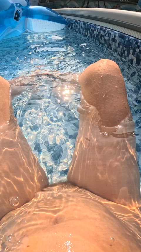 Wait for it… hairy pussy underwater :)