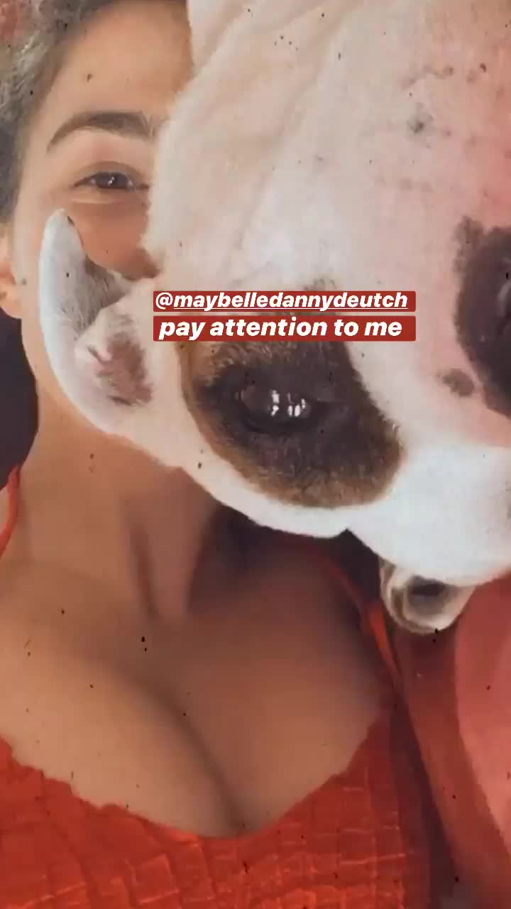 Zoey Deutch