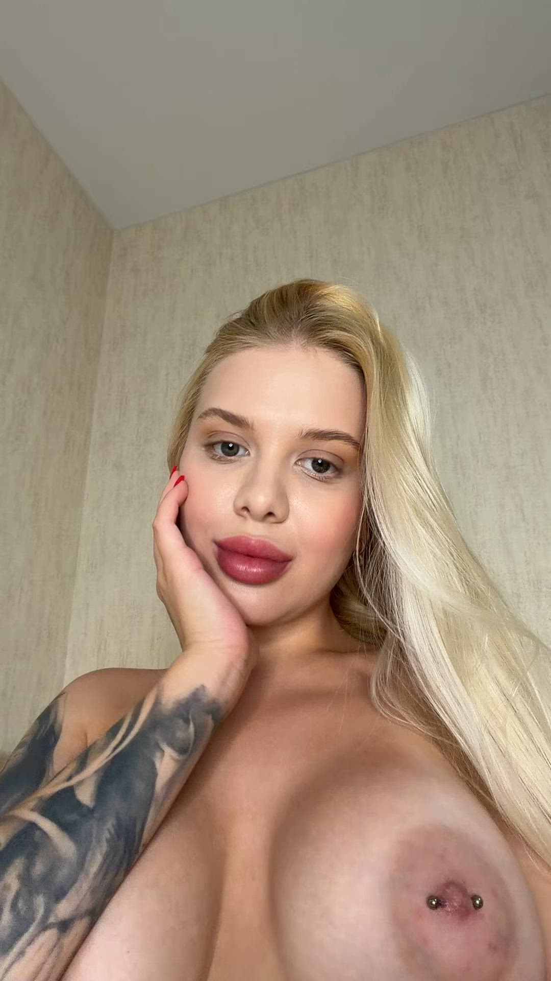 Amateur · Big Tits · OnlyFans — @vikkiastor