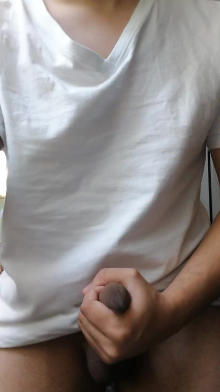 A girl asked for a POV cumshot, I came on my phone and the auto focus freaked out lol.