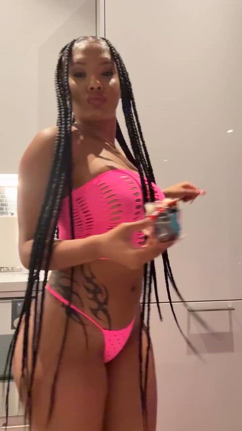 Yall kno I love me some mega butts but I’d be lying if I didn’t say this is the perfect build