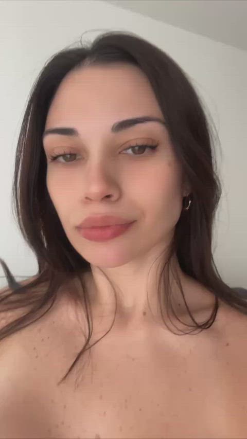 My tits need an older man to touch them