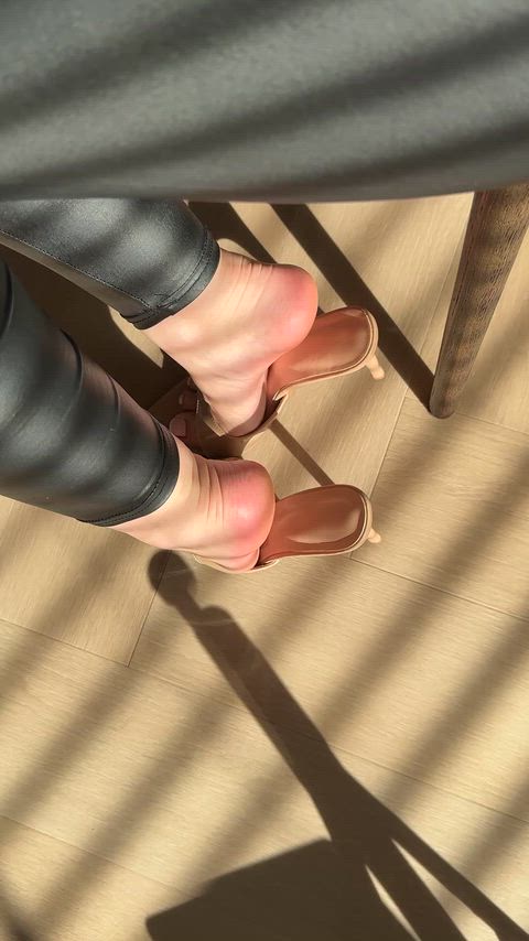 Its Myla! Your all round favorite brunette. If you're looking for more of me 👉🏼 https://msha.ke/mylafeet thumbnail