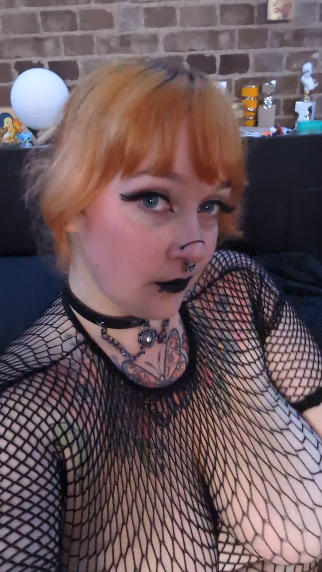 Enjoy those stoner goth tits