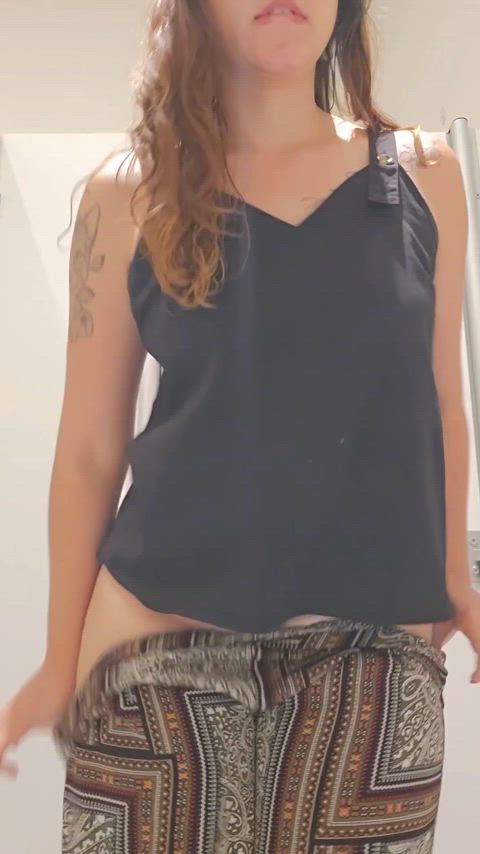 Tem coisa mais gostosa que uma bucetinha bem molhada?