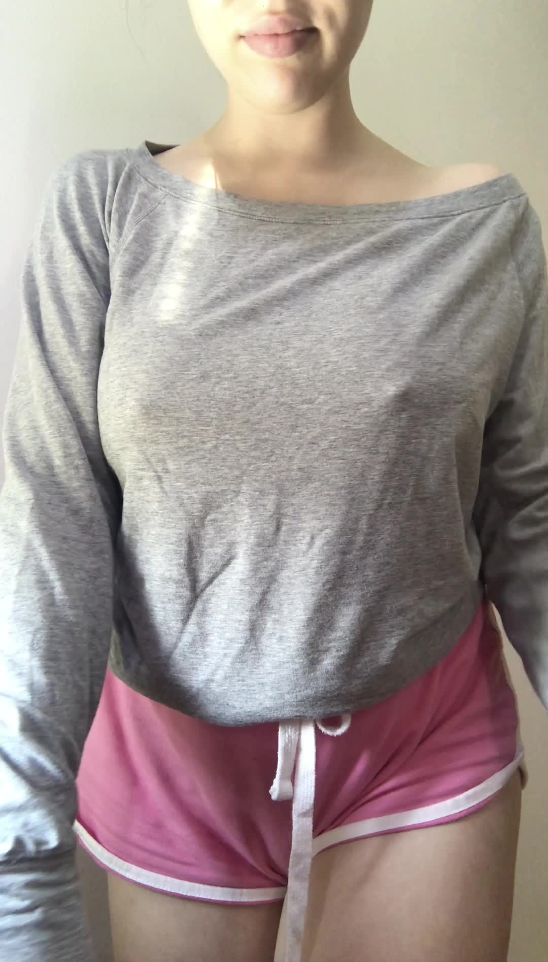 I only like chilly weather because it keeps my nipples hard :D
