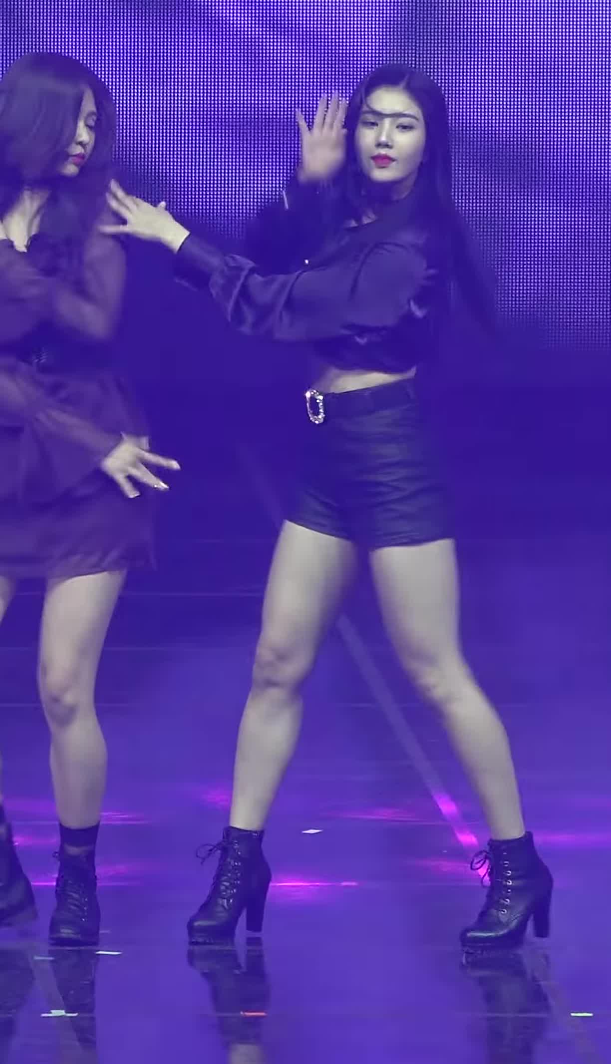 IZONE - Eunbi from 181029