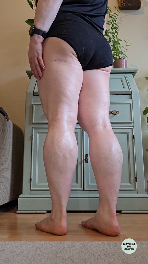 Oiled up calves 😜 thumbnail