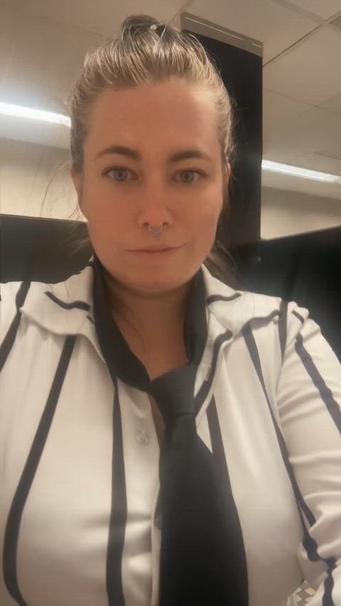 My Hapee Halloween pee! Should I wear a costume as you swallow my stream? 🎃👻👄👅