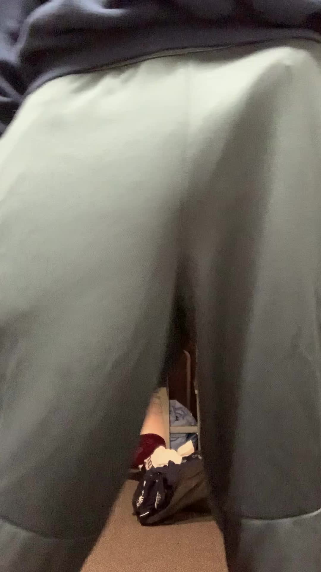 Quick! Somebody get the stretcher!