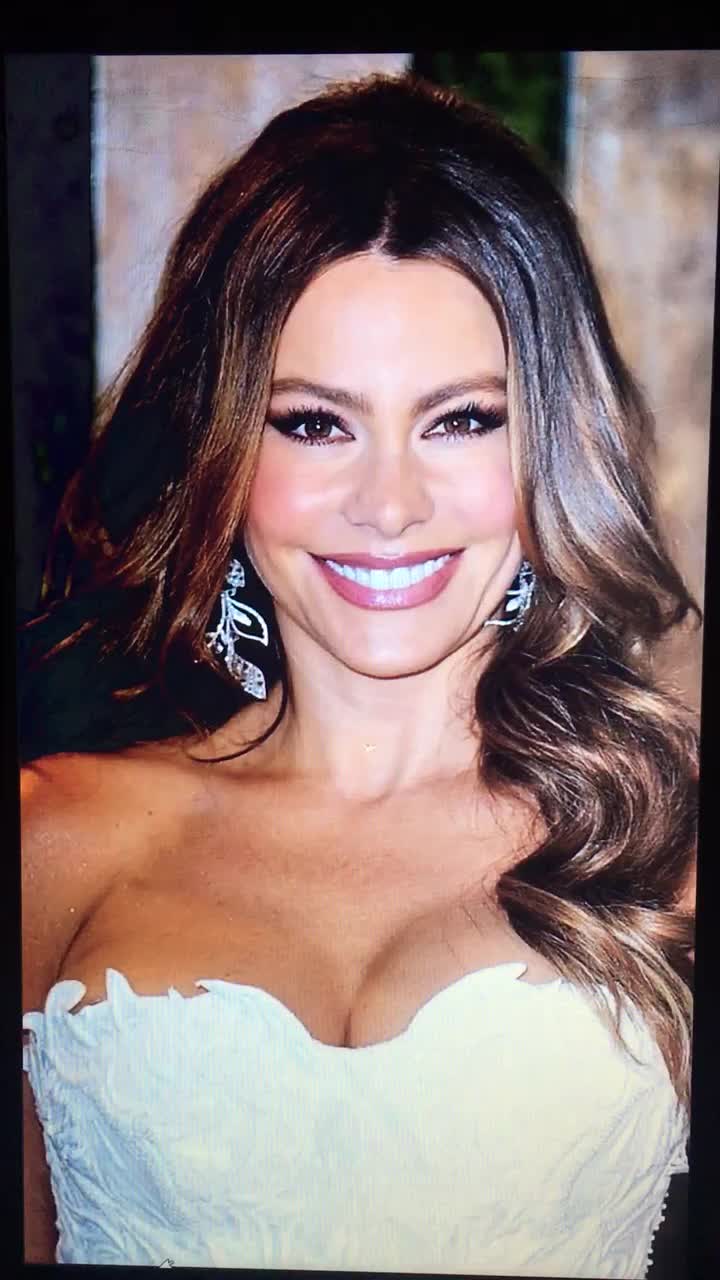 Sofia Vergara gets her gorgeous milf face BURIED IN MY MASSIVE LOAD OF CUM!!!!