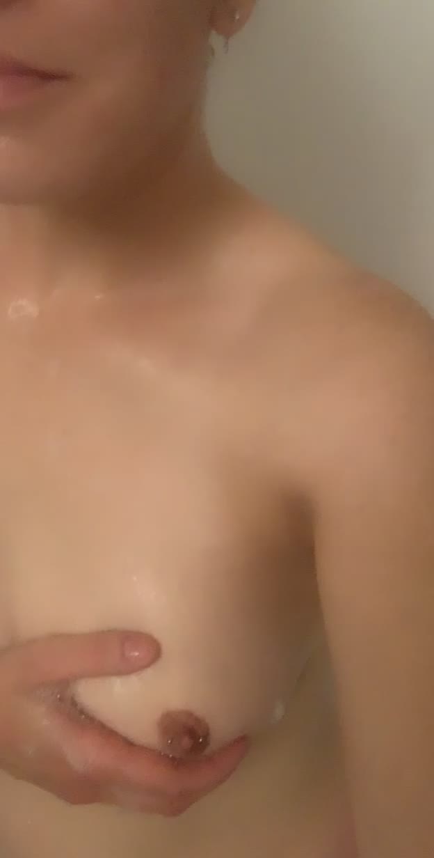 Join me in the shower, but I’m warning you, I like it hot 😇