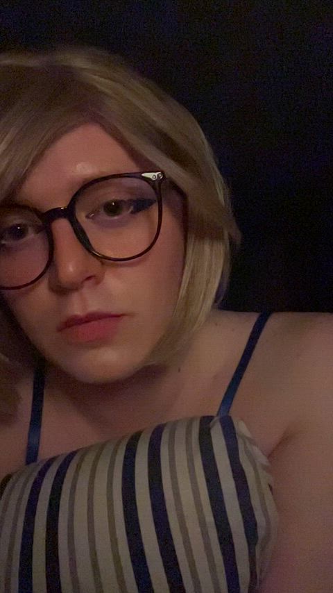 All Bambi wants for Christmas is you 💋🤤