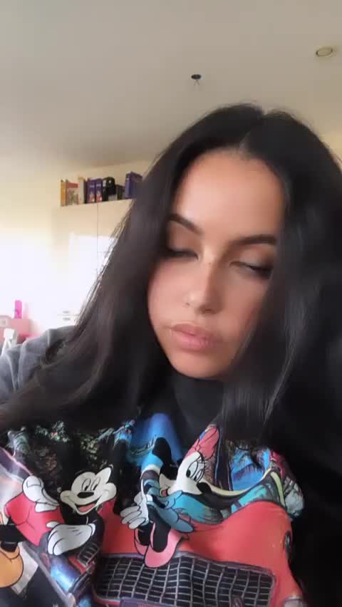 Ever seen an Arab tittydrop? Well, I guess it’s your lucky day then..