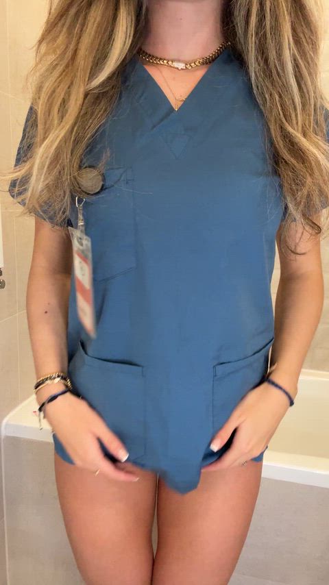 Honestly, would you date a nurse after seeing this?🤭