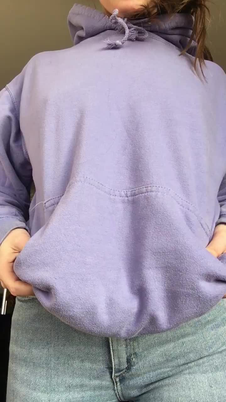 Passing time by flashing neighbours