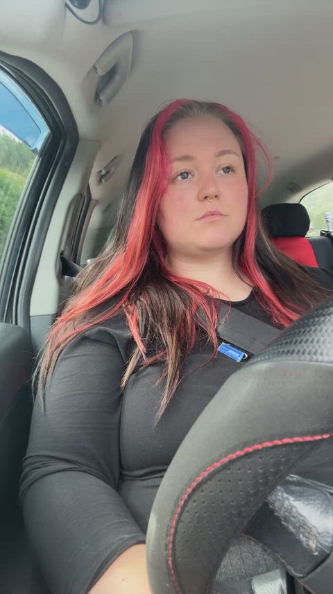 Når jeg kjørte hjem fra jobb igår klarte jeg ikke holde fingrene unna de stive niplene mine