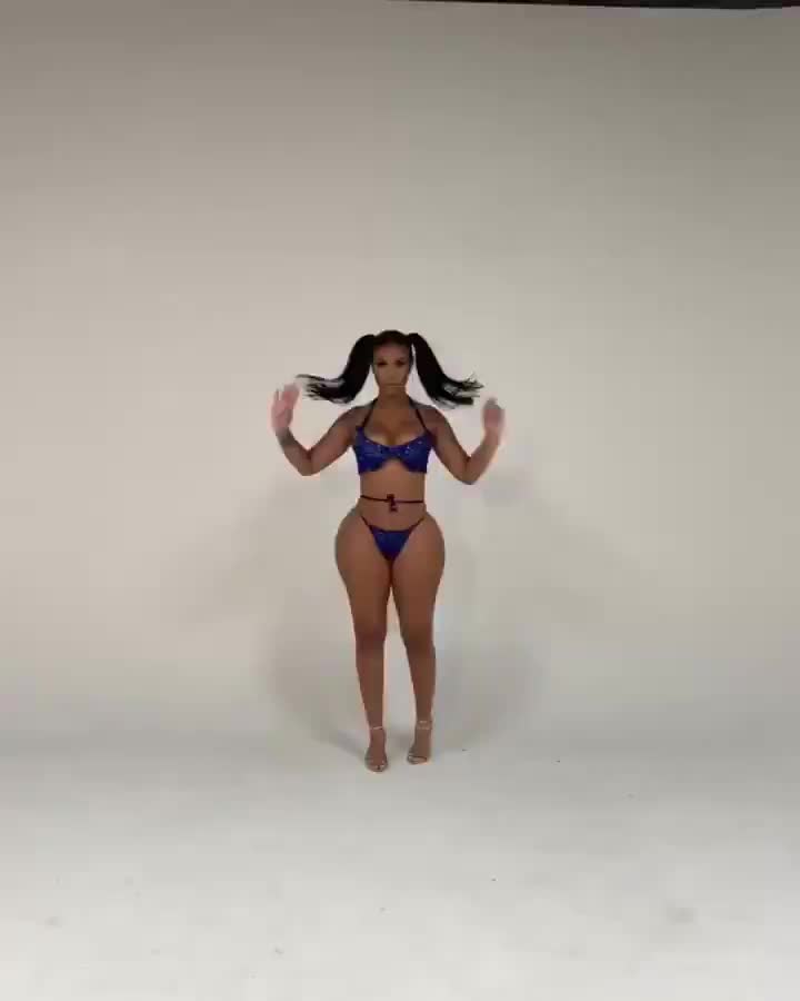Slim Waist, Wide Hips