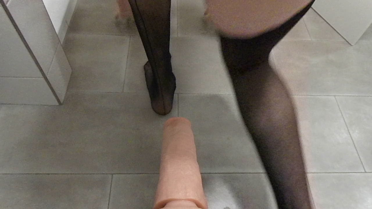 Huge cock inside me 🤤