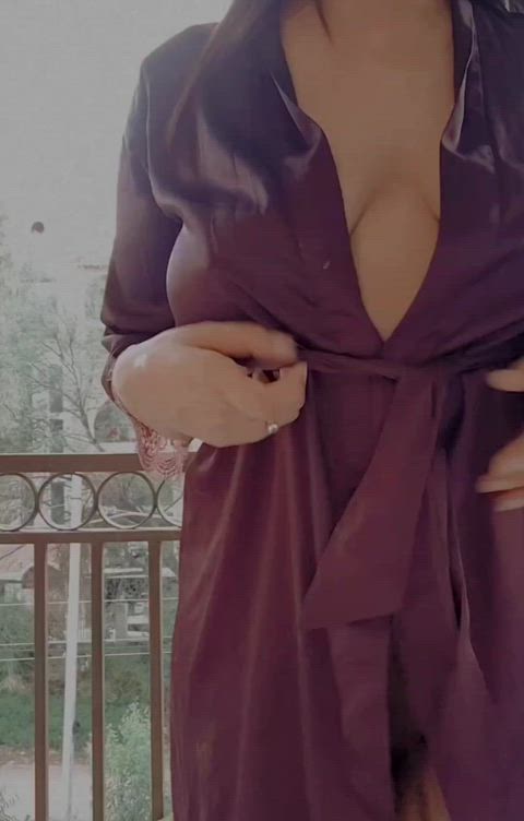 Stripping outside is always a thrill, he gave me a dare, and i did it! 😈💦