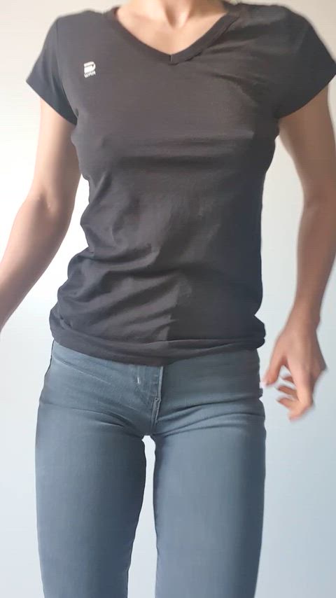 Jeans with boobs, the perfect outfit