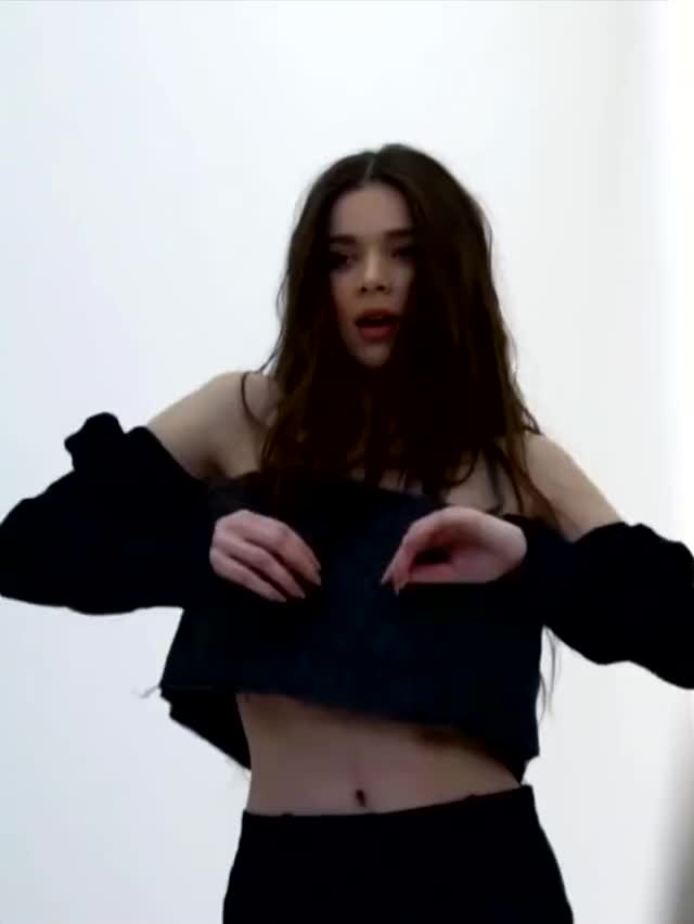 Hailee Steinfeld