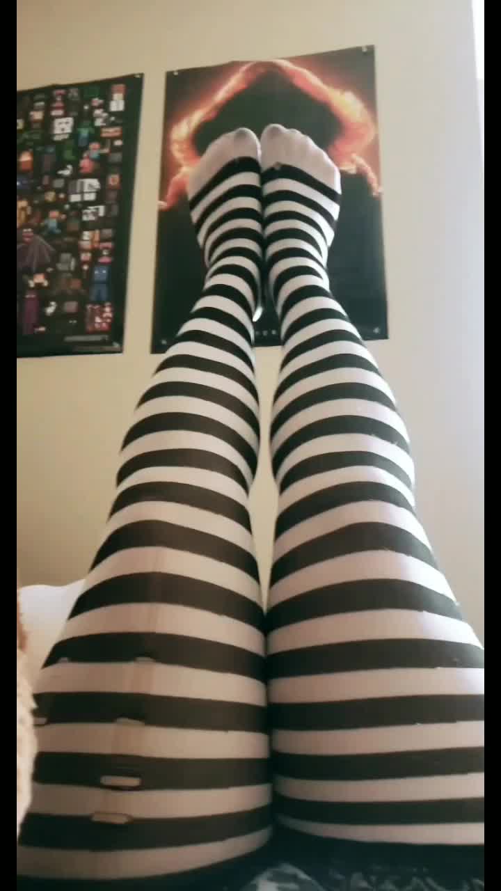 Little Warning? 🍼 pretty sfw XD Have decided I'm gonna make my onlyfans petplay/ddlg/lots of butt and grinding on things :3 Am gonna try to post at least once a day! And it's only $7.99 for a month, y'all. 💗 I wuvs you.