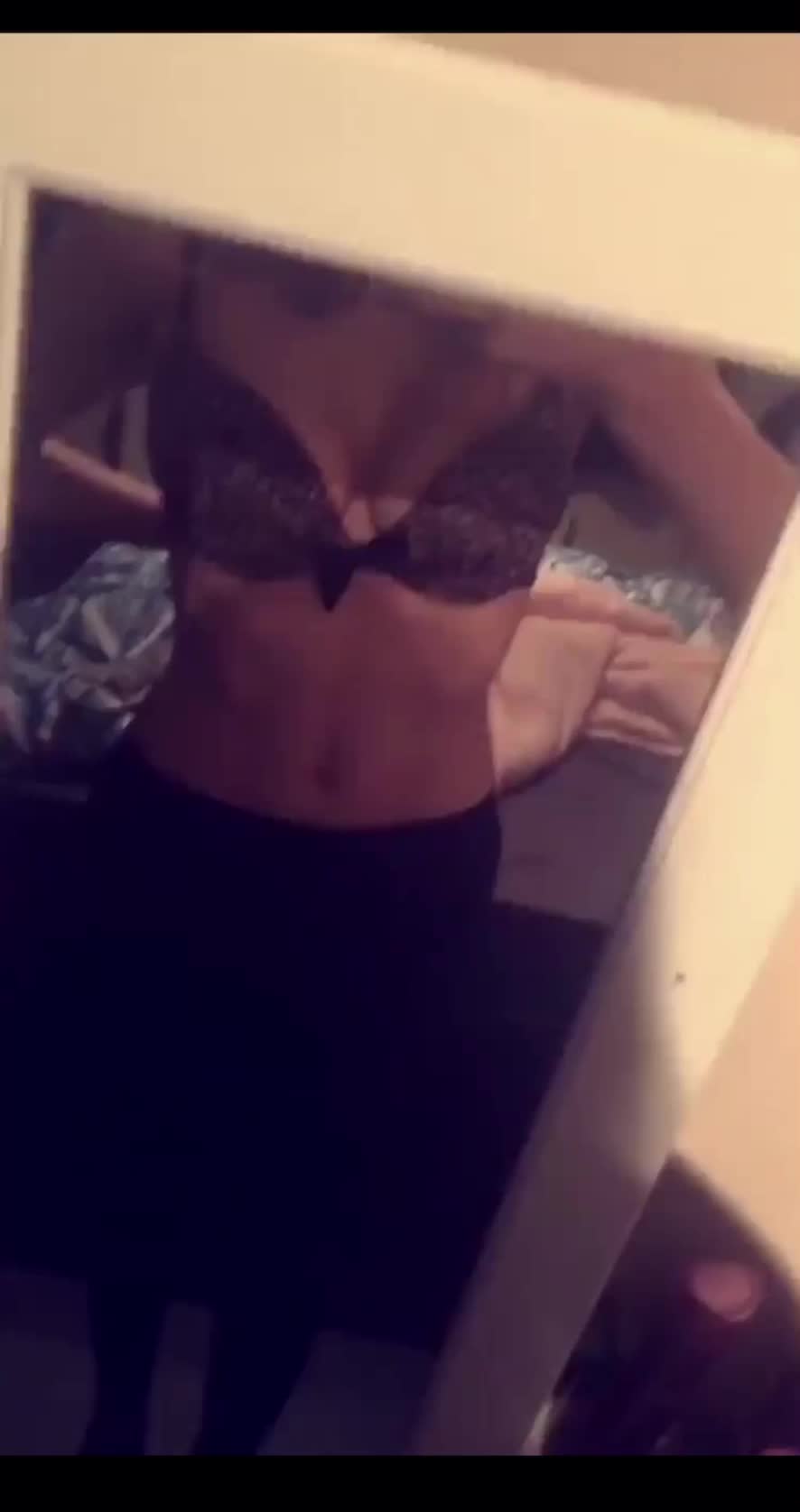 Took off the bra 😘