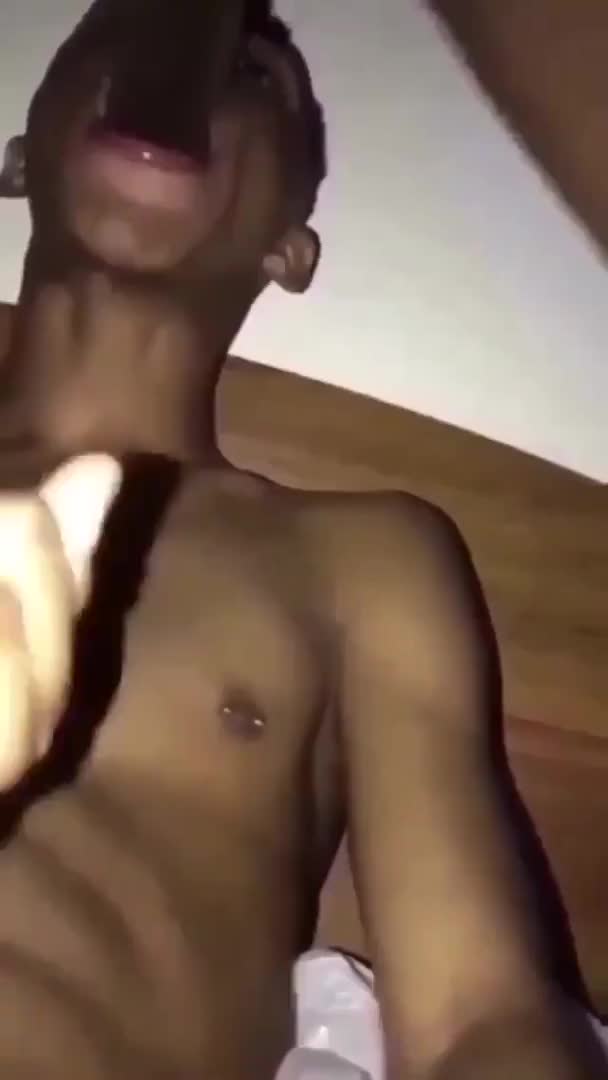 Little slut love a good facefuck