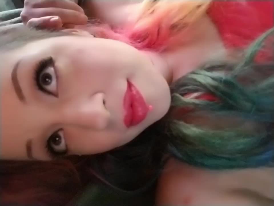 A little tongue gif from me to you 😊