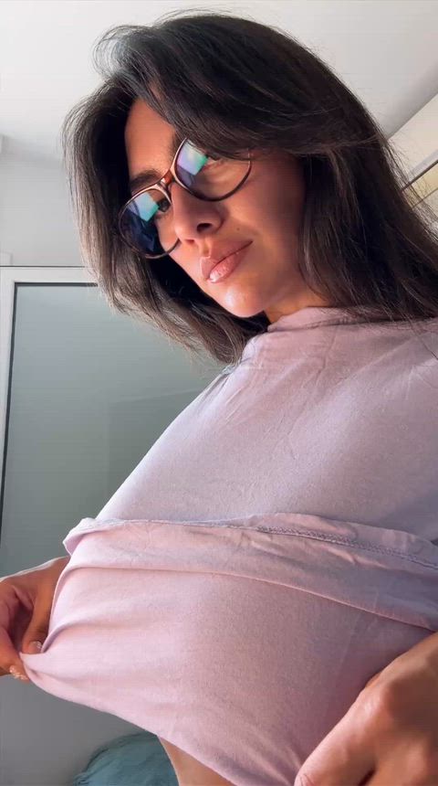 Hot boobs reveal