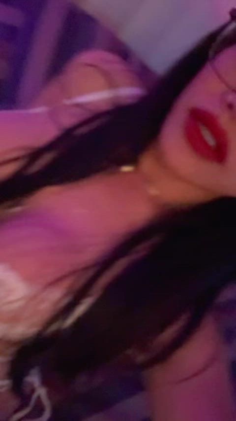 Could you keep up with a bad girl who doesn’t know how to behave? 😏