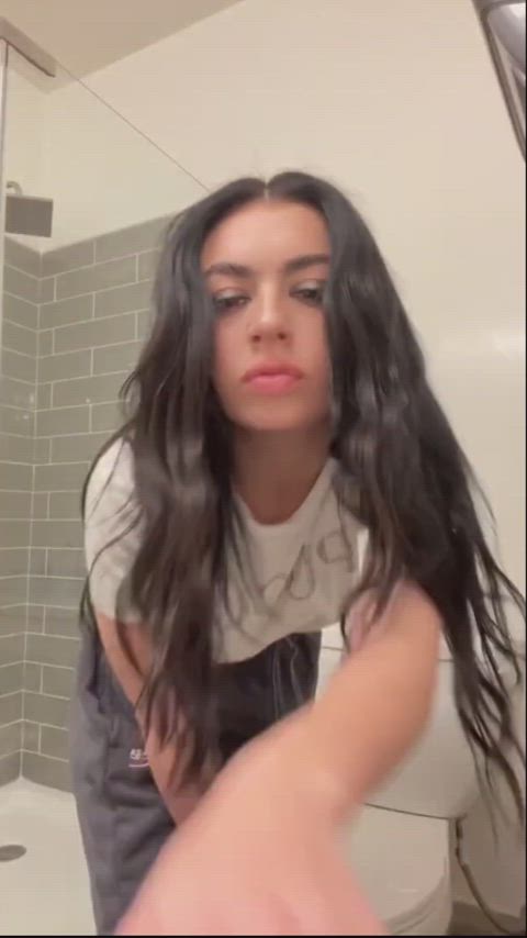 Late on Charli xcx, but gd is she queen