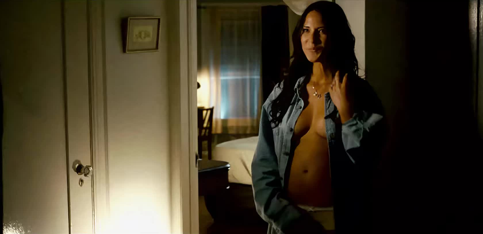 Olivia Munn & Jenny Nicole Moore great plots in 'The Babymakers'