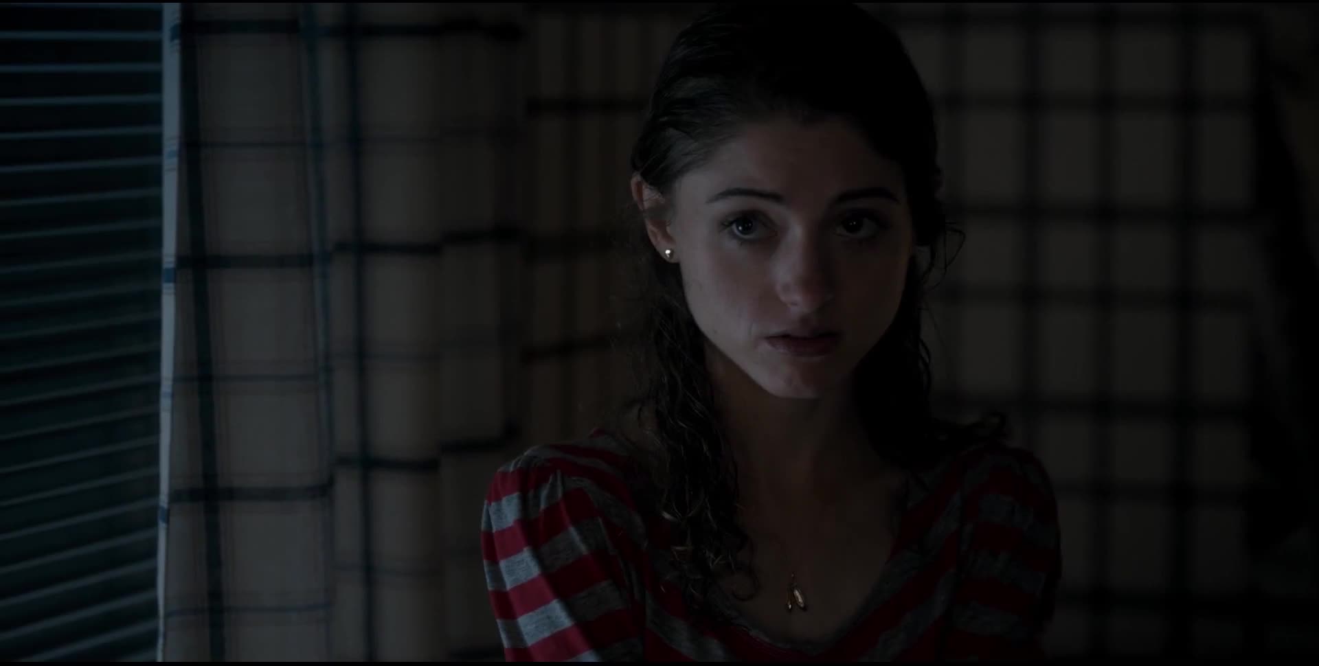 Natalia Dyer tiny plots